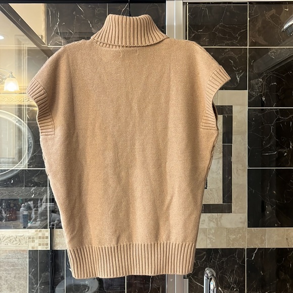 Calvin Klein Jeans tan vest, size XS, NWT. - Picture 4 of 7